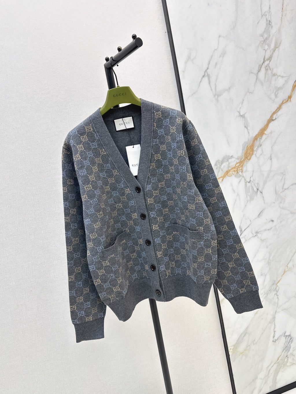 🔥Highest Quality🔥26FW New Limited Edition V-Neck Cardigan with Colorful GG Pattern 🖤