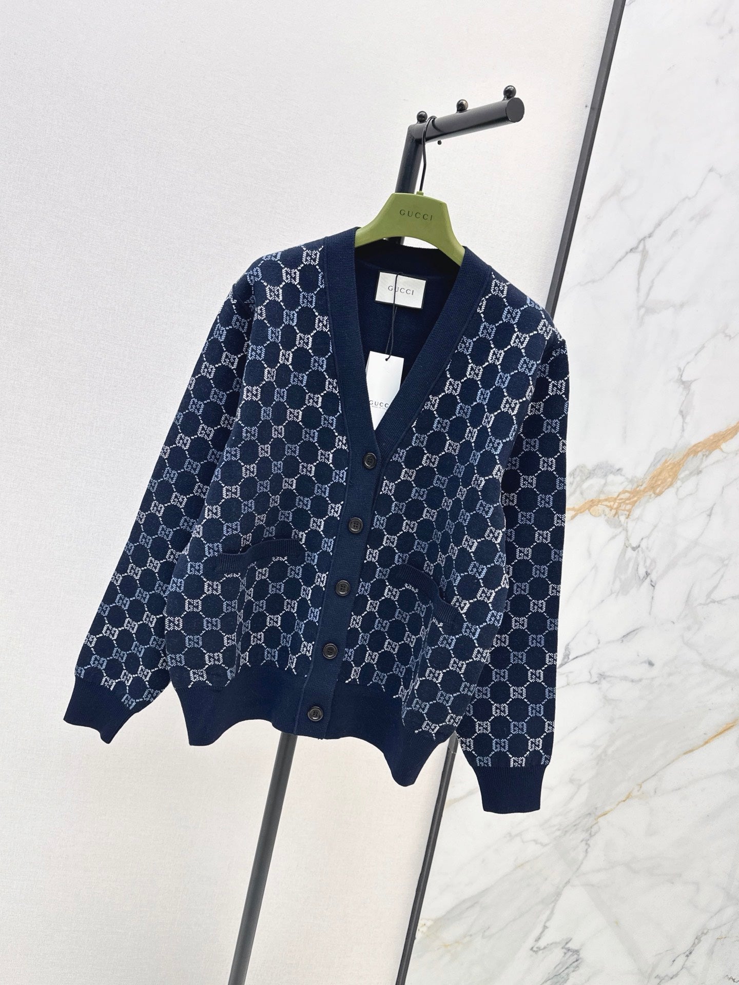 🔥Highest Quality🔥26FW New Limited Edition V-Neck Cardigan with Colorful GG Pattern 🖤