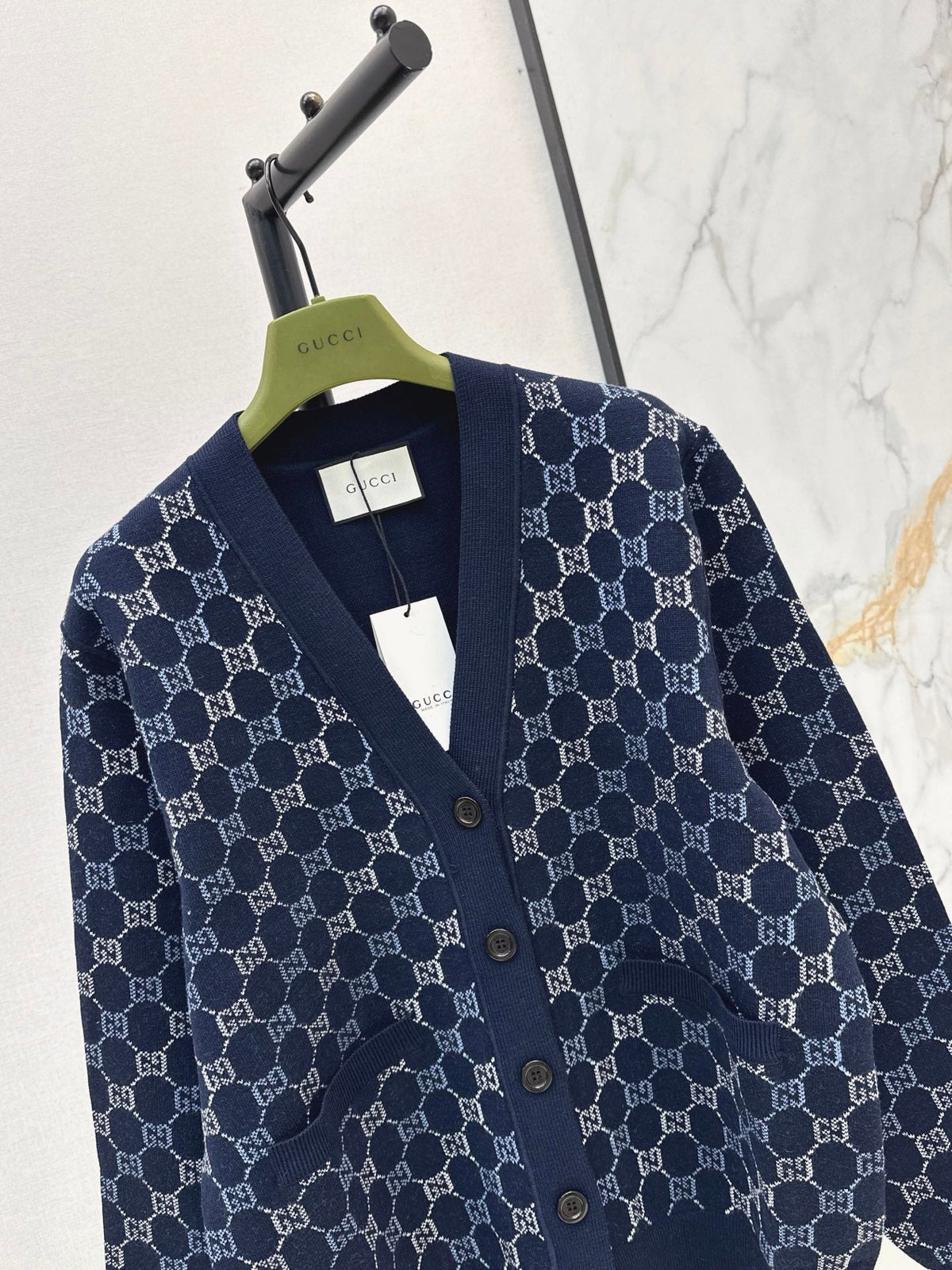 🔥Highest Quality🔥26FW New Limited Edition V-Neck Cardigan with Colorful GG Pattern 🖤