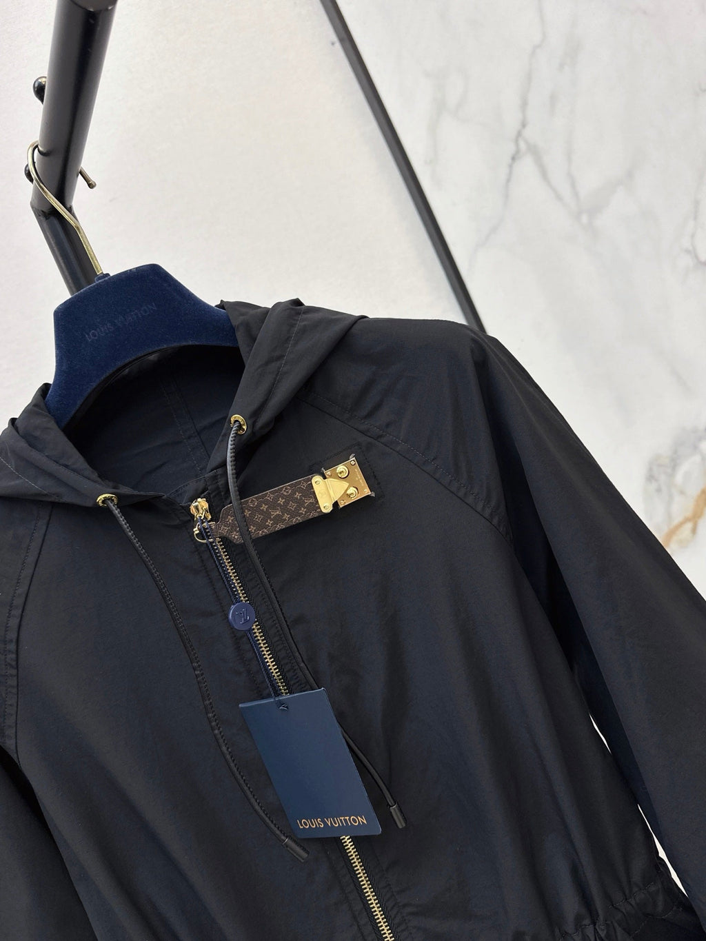Louis Vuitton/26FW New Hooded Trench Coat with Leather Tab Detail 🖤