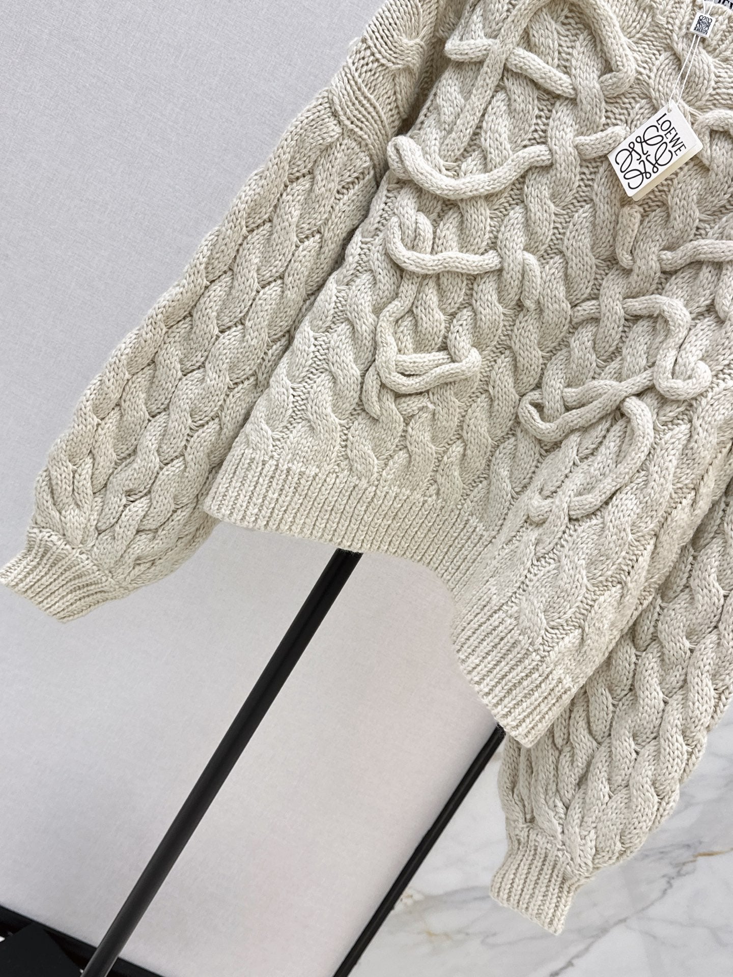 26FW New Cream Pullover Sweater with Woven Logo 🤍