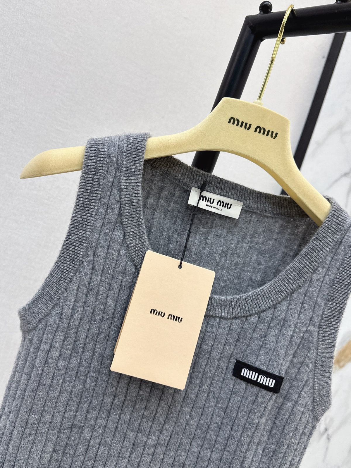 26FW New Wool Sleeveless Knit Vest 🤍