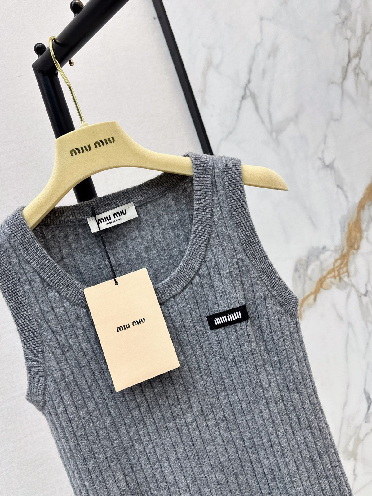 26FW New Wool Sleeveless Knit Vest 🤍