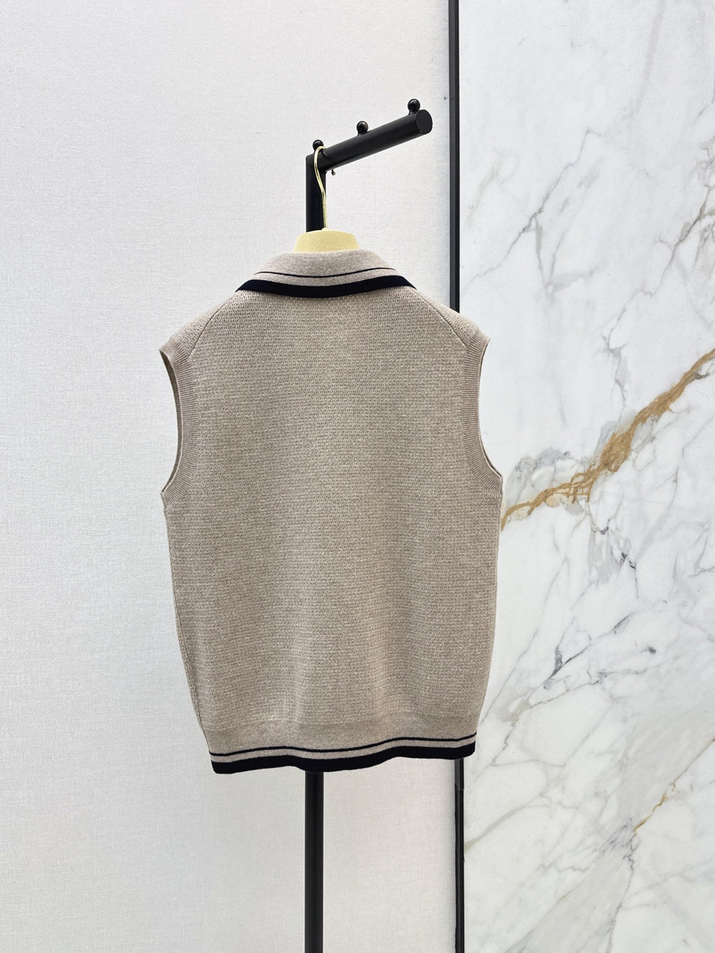 26FW New Embroidered Micro-Logo Cashmere Vest with Youthful Lapel 🩶