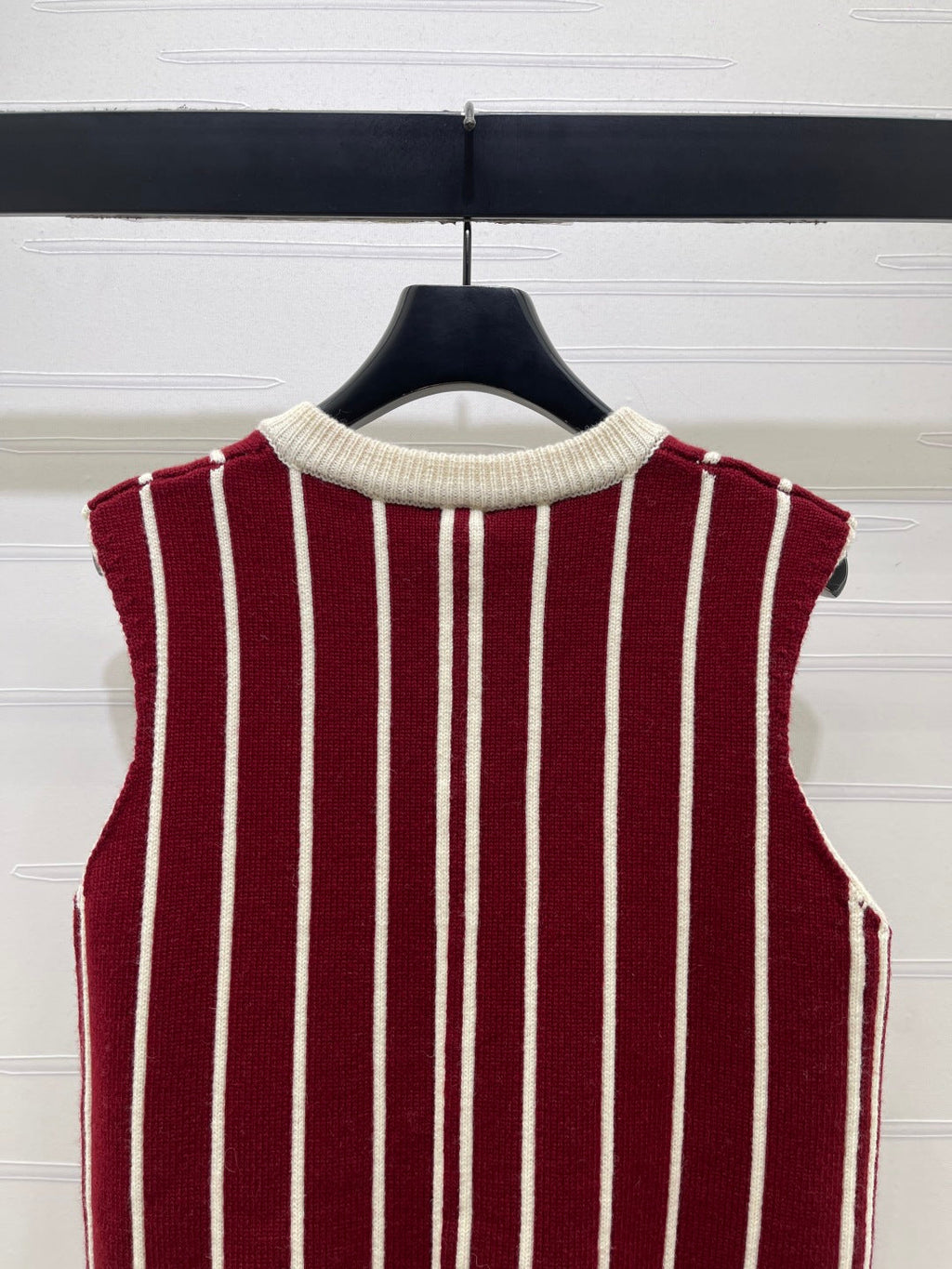 26FW New Vertical-Stripe V-Neck Knit Vest