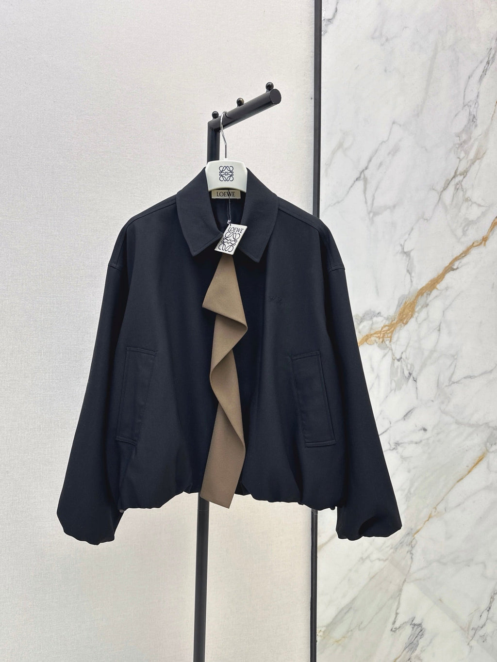 26FW New Oversized Jacket with Contrasting Ruffled Collar 🖤