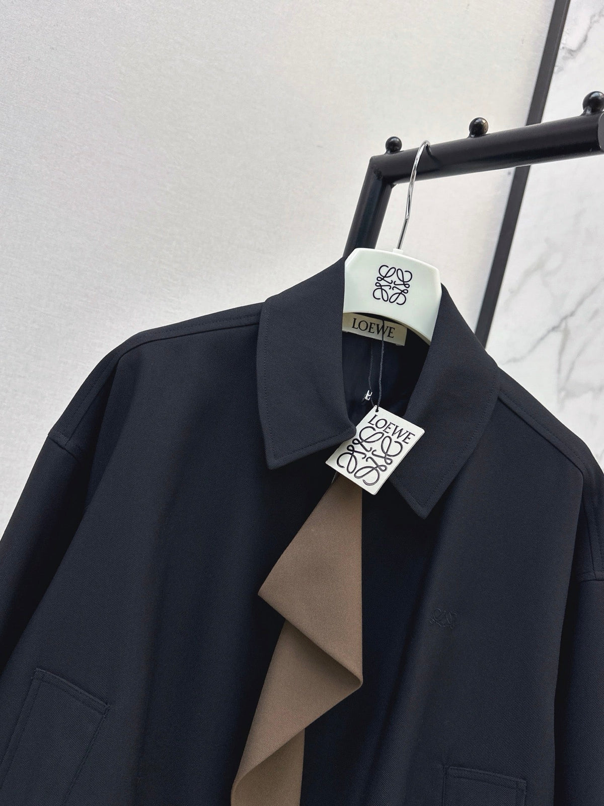 26FW New Oversized Jacket with Contrasting Ruffled Collar 🖤