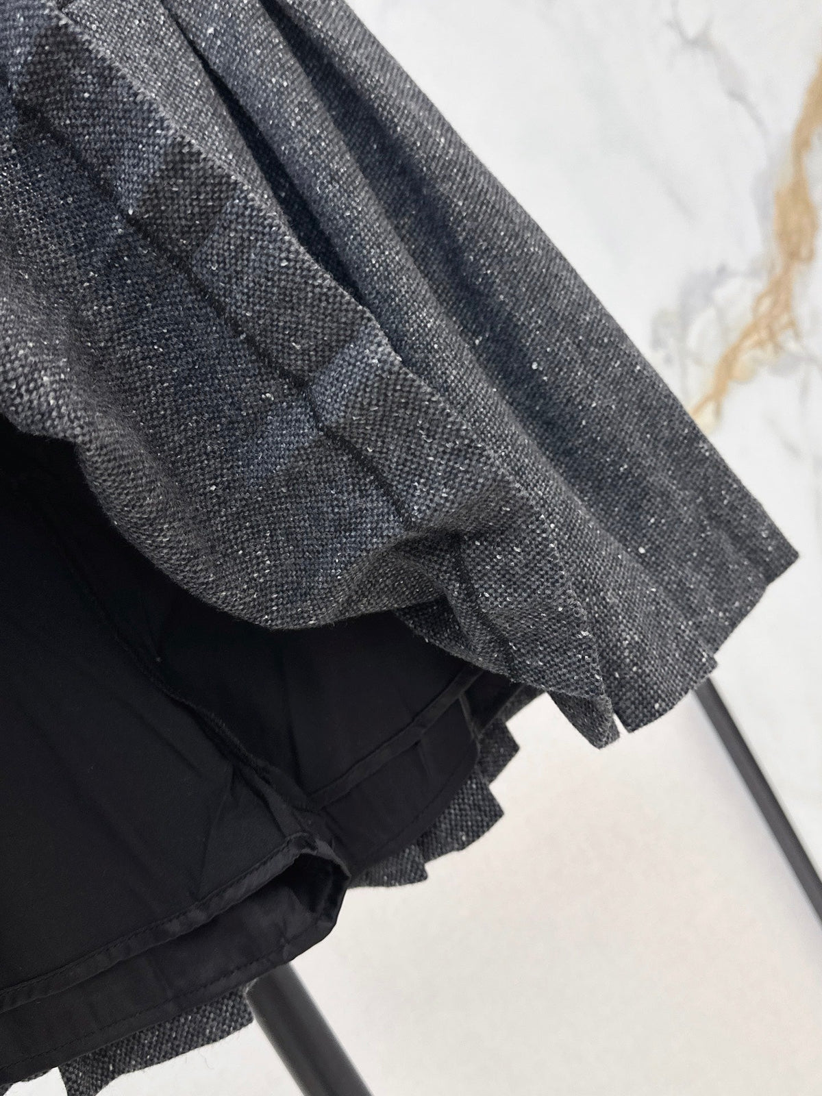 26FW New Elegant & Sophisticated Midi Skirt 🖤