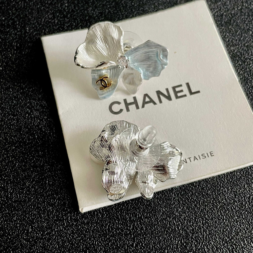 26FW New Double-C Petal Stud Earrings