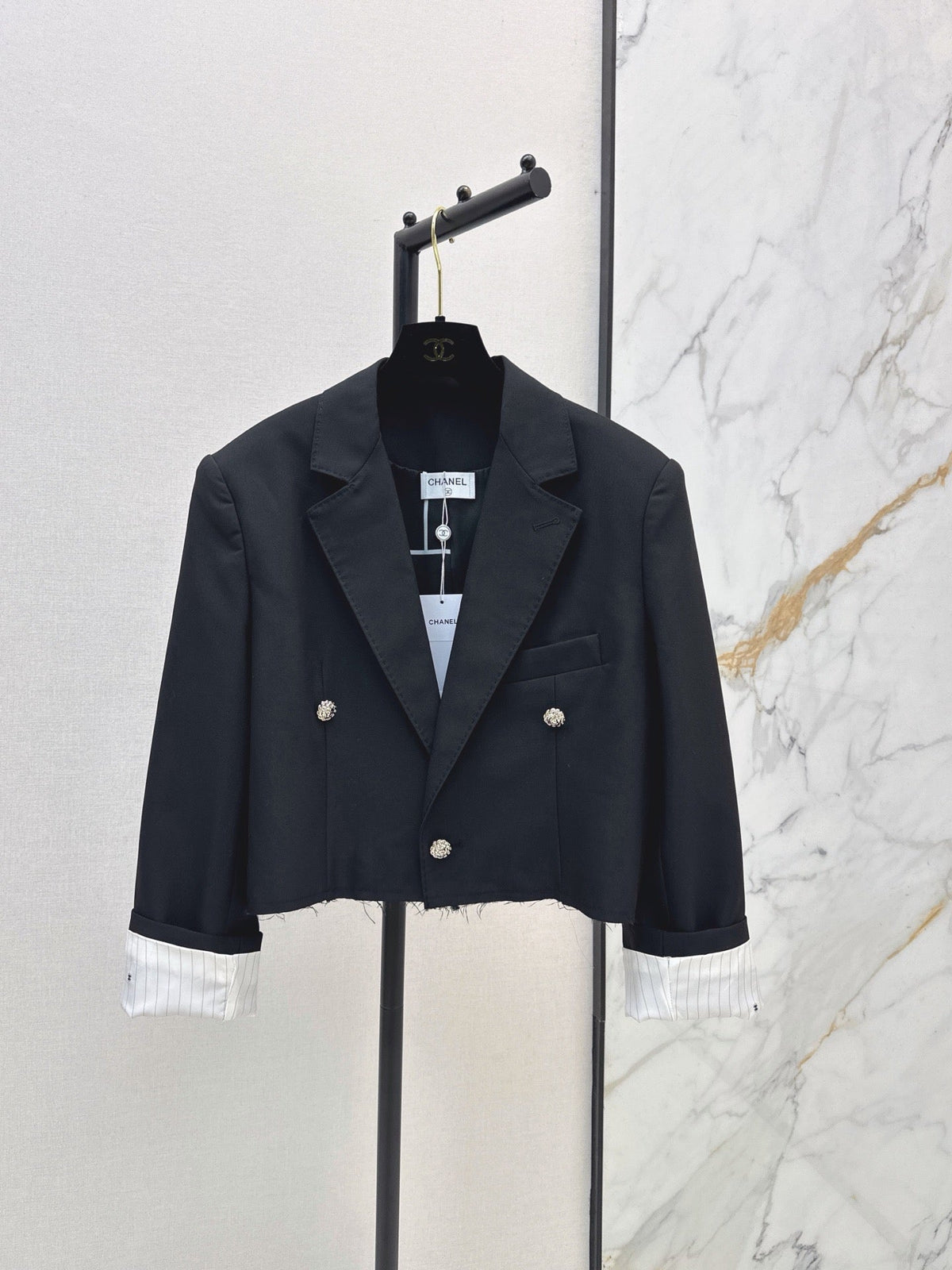 26FW New Runway Style: Versatile Cropped Jacket 🖤