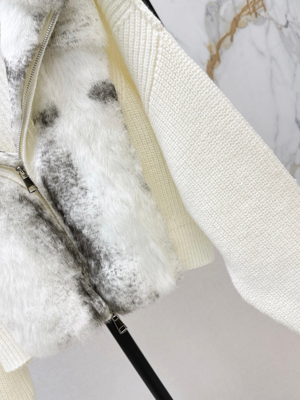 ❤️‍🔥Limited edition❤️‍🔥26FW New Knit Cardigan with Fox Fur Trim 🤎