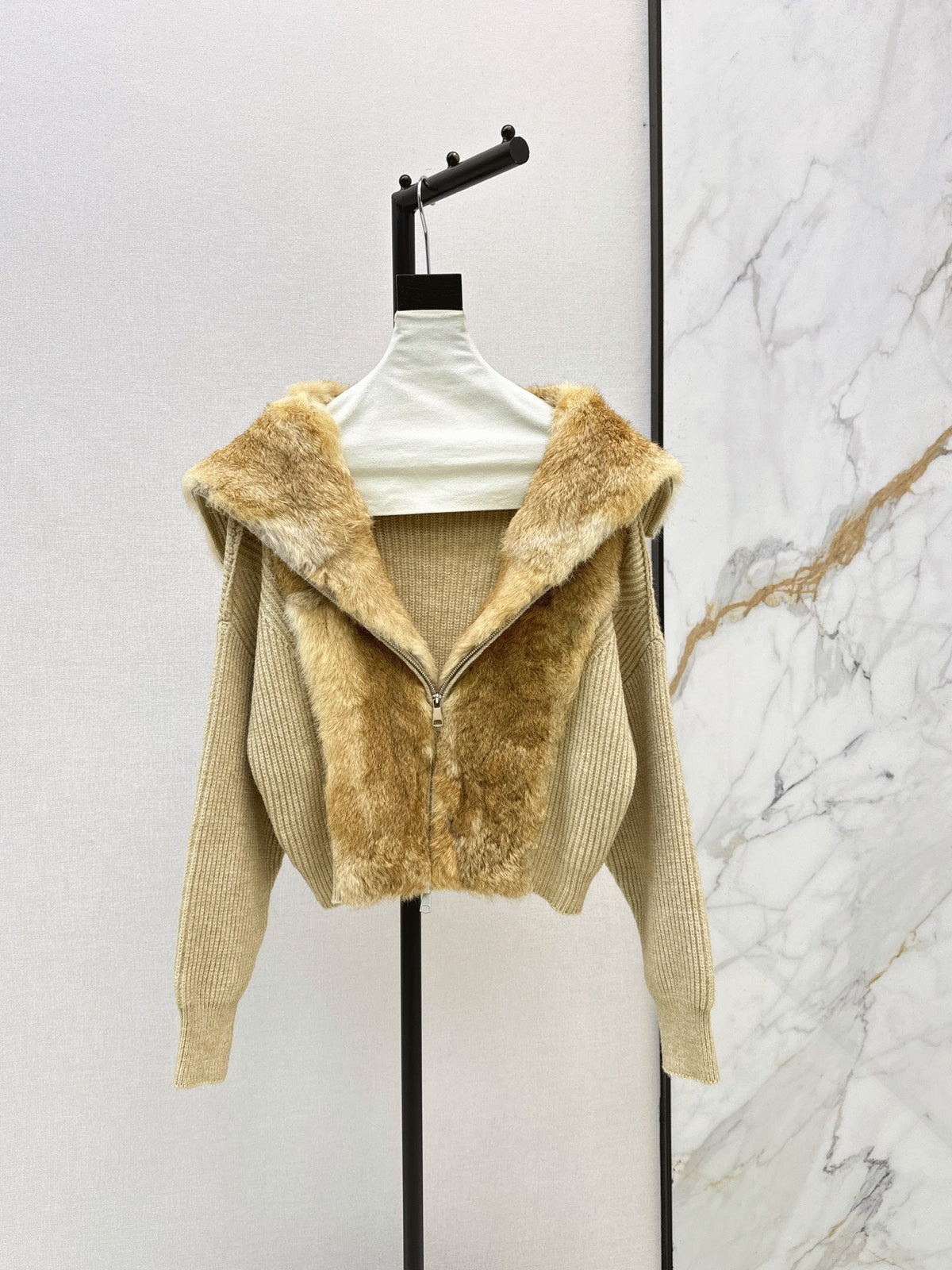 ❤️‍🔥Limited edition❤️‍🔥26FW New Knit Cardigan with Fox Fur Trim 🤎