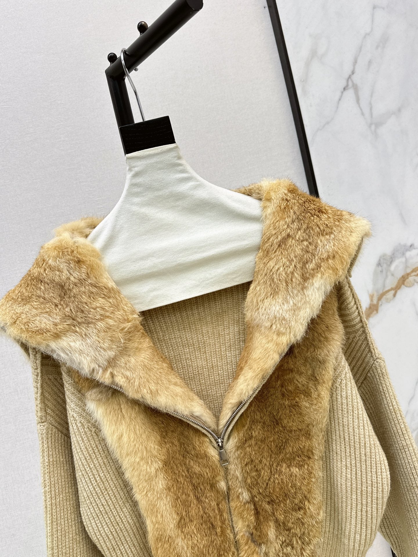 ❤️‍🔥Limited edition❤️‍🔥26FW New Knit Cardigan with Fox Fur Trim 🤎