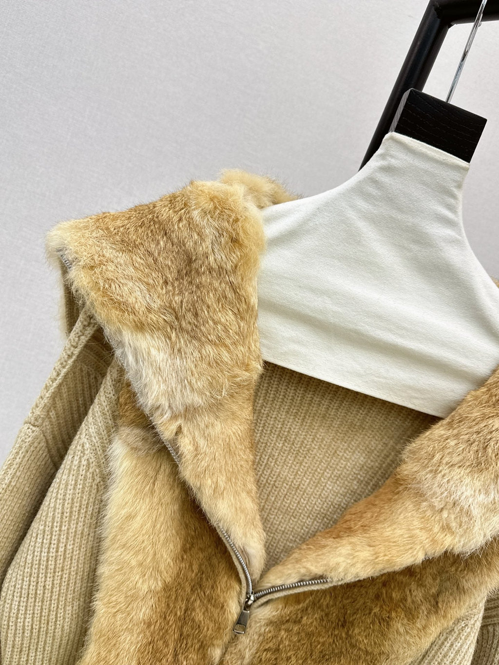 ❤️‍🔥Limited edition❤️‍🔥26FW New Knit Cardigan with Fox Fur Trim 🤎