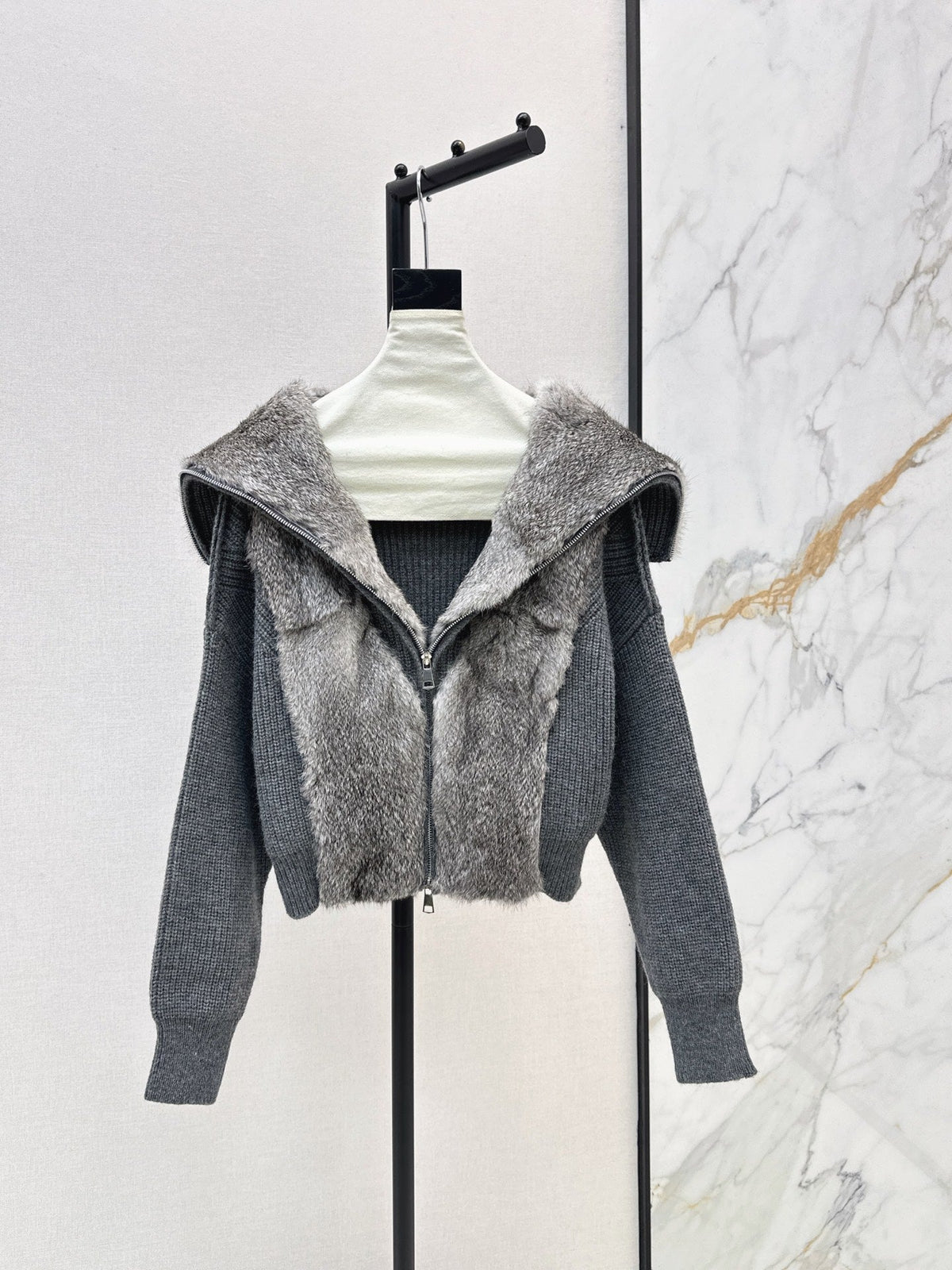 ❤️‍🔥Limited edition❤️‍🔥26FW New Knit Cardigan with Fox Fur Trim 🤎