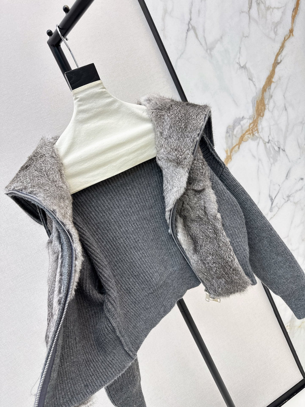 ❤️‍🔥Limited edition❤️‍🔥26FW New Knit Cardigan with Fox Fur Trim 🤎
