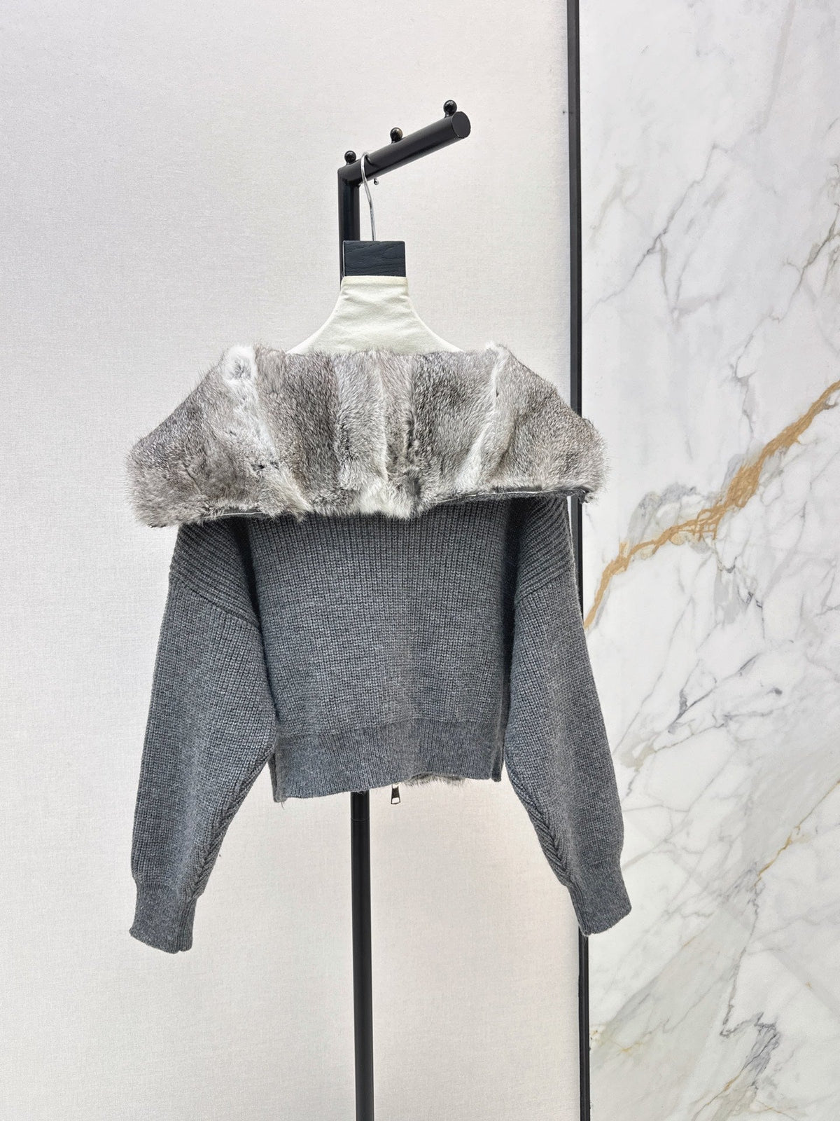 ❤️‍🔥Limited edition❤️‍🔥26FW New Knit Cardigan with Fox Fur Trim 🤎
