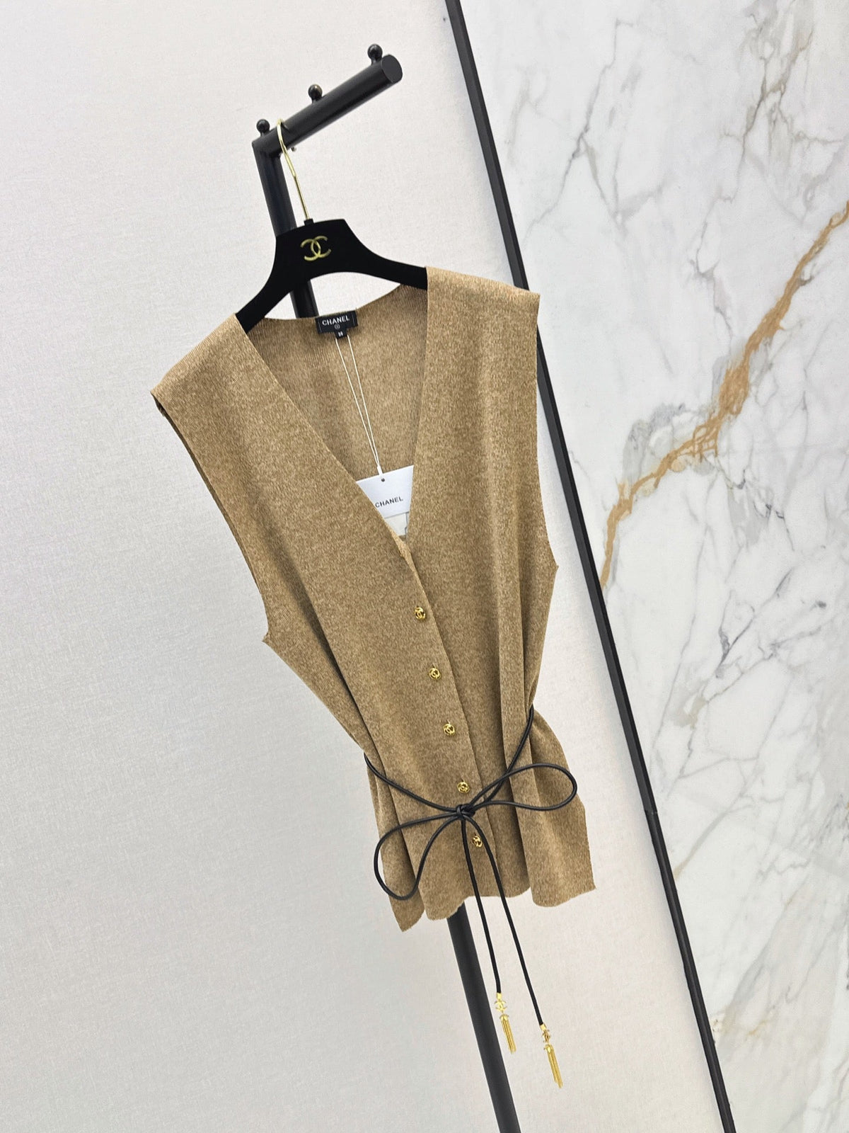 26FW New Camel V-Neck Sleeveless Knit Vest 🤎