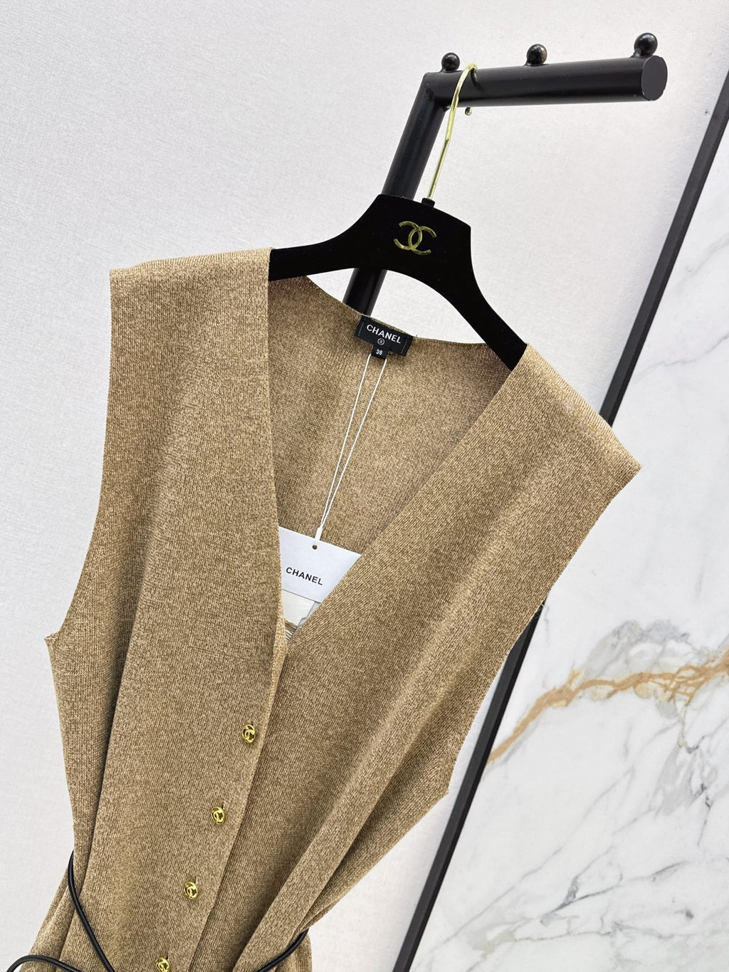 26FW New Camel V-Neck Sleeveless Knit Vest 🤎