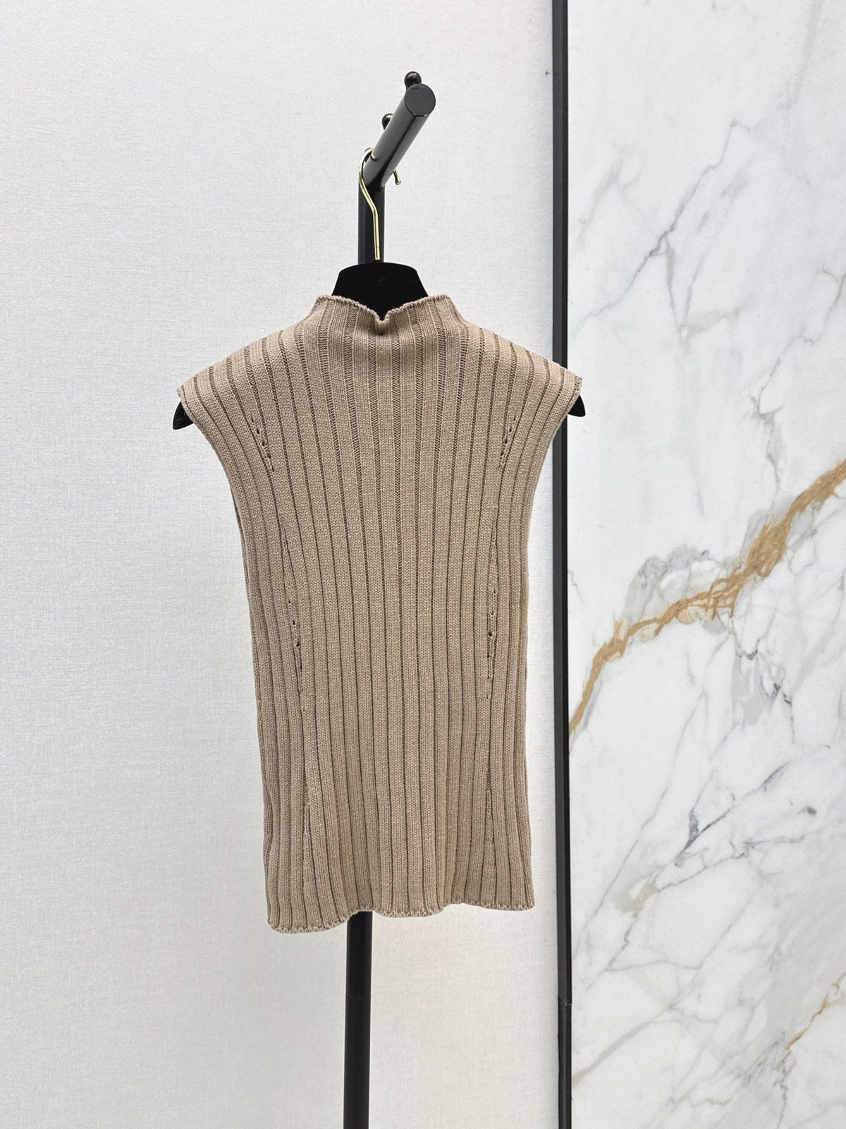 26FW New Color-Block Square-Neck Slim-Fit Sleeveless Knit Top 🤎