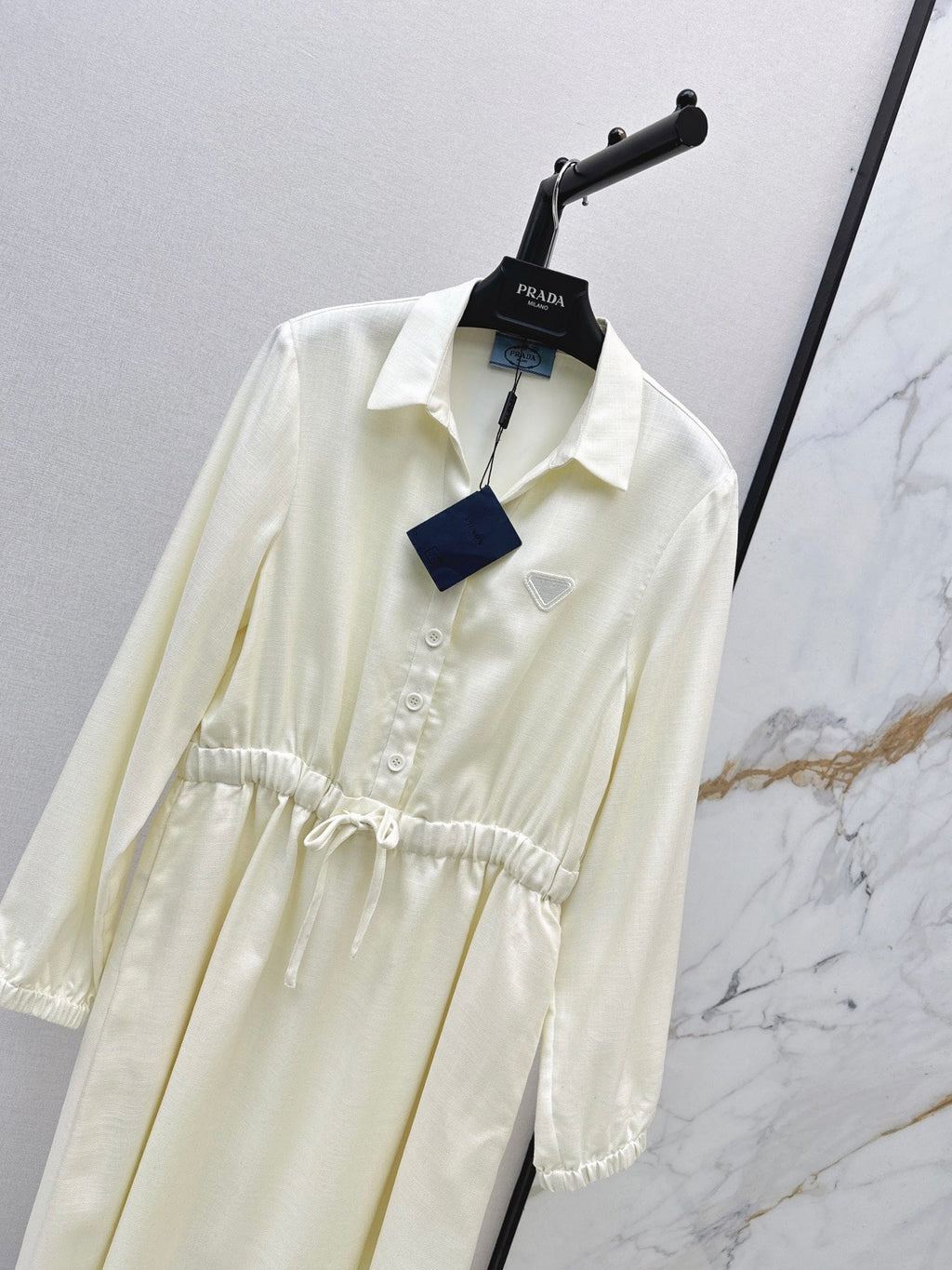 26FW New Elastic-Waist Dress with Triangle Logo Detail 🤍