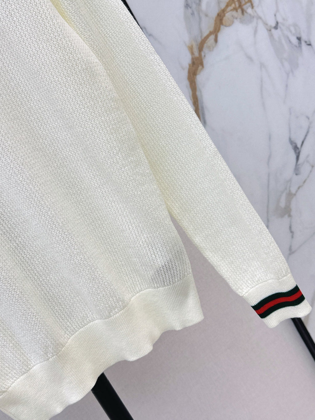 26FW New Classic Crew-Neck Sweater 🤍