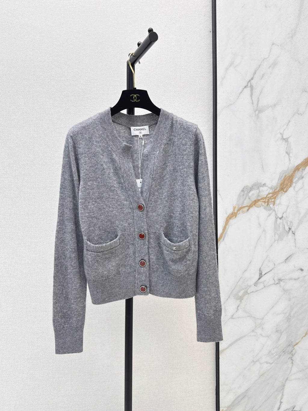 🔥Highest Quality🔥26FW New V-Neck Long-Sleeve Knit Cardigan 🩶