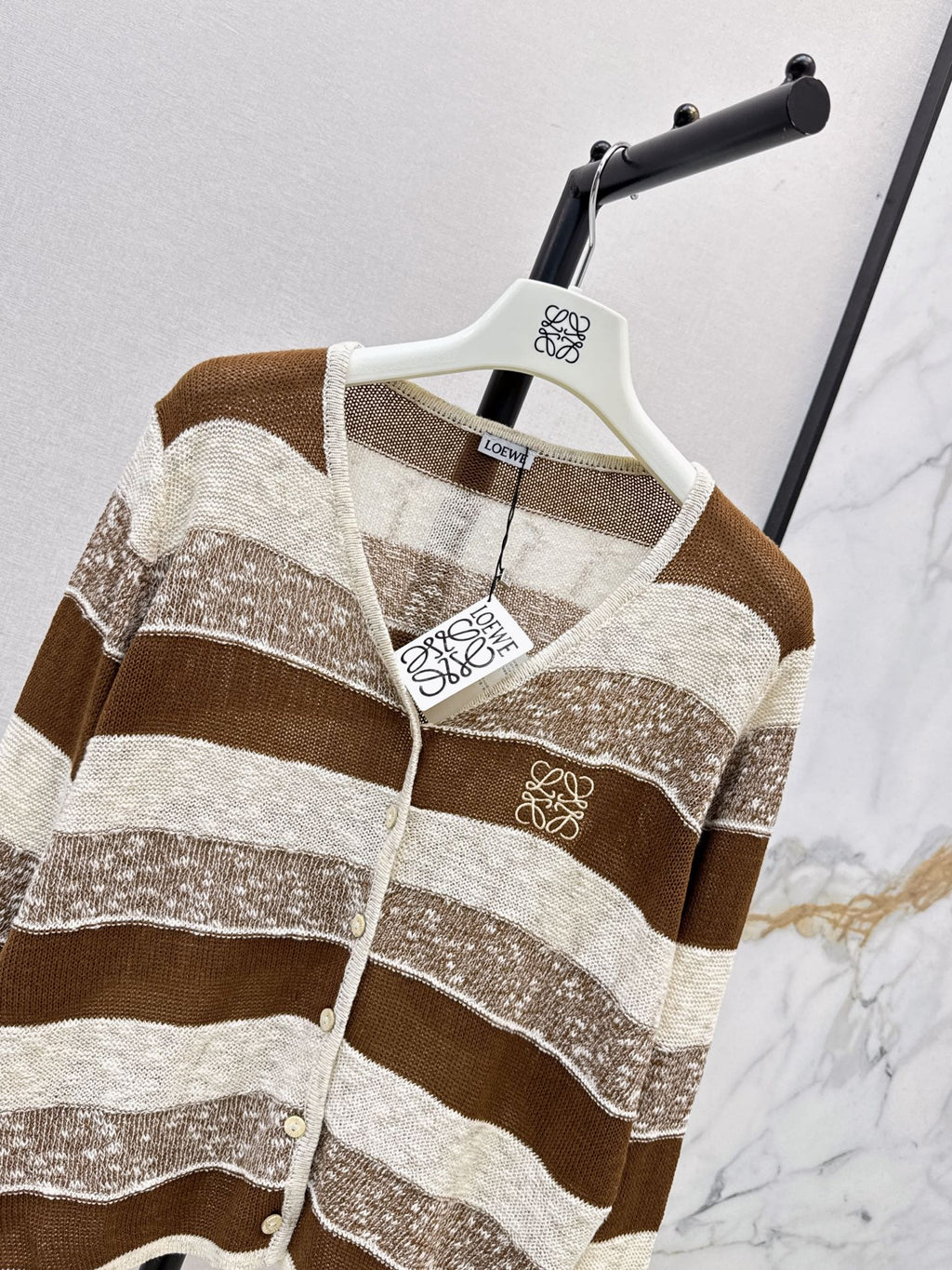 26FW New Loose-Fit Striped Long-Sleeve Knit Cardigan with Embroidered Logo 🤎