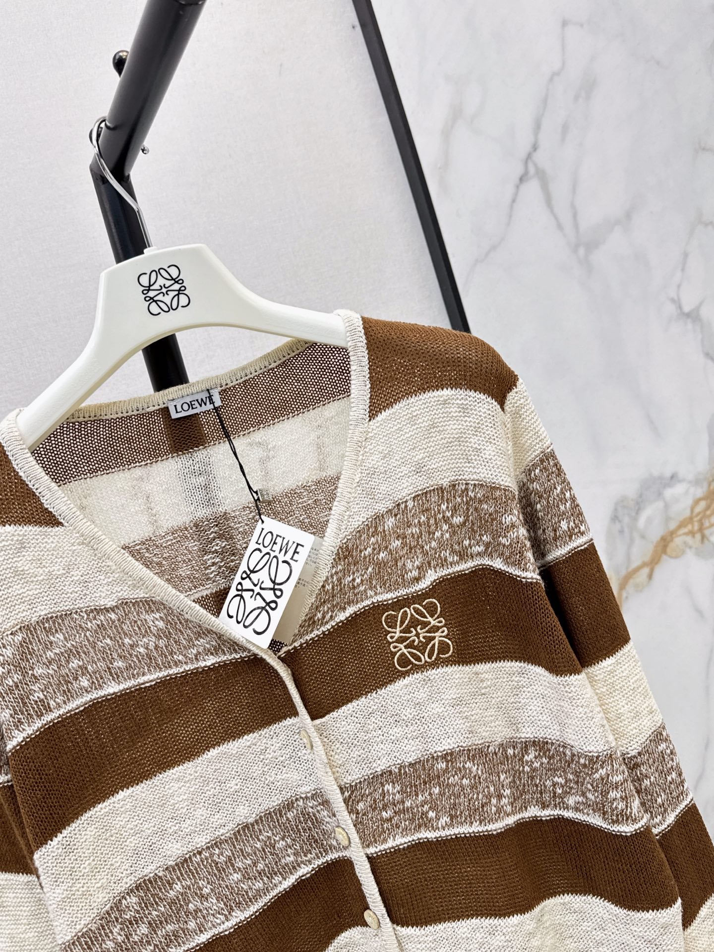 26FW New Loose-Fit Striped Long-Sleeve Knit Cardigan with Embroidered Logo 🤎