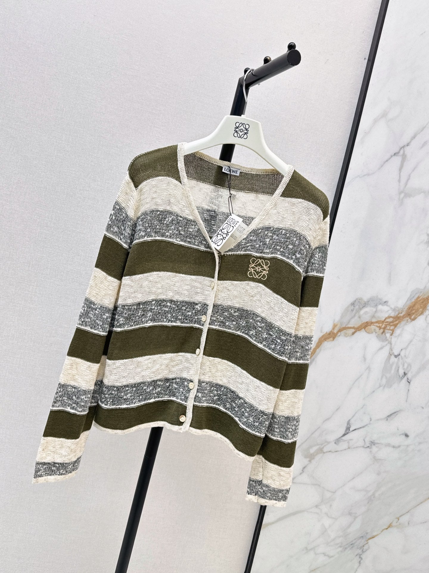 26FW New Loose-Fit Striped Long-Sleeve Knit Cardigan with Embroidered Logo 🤎