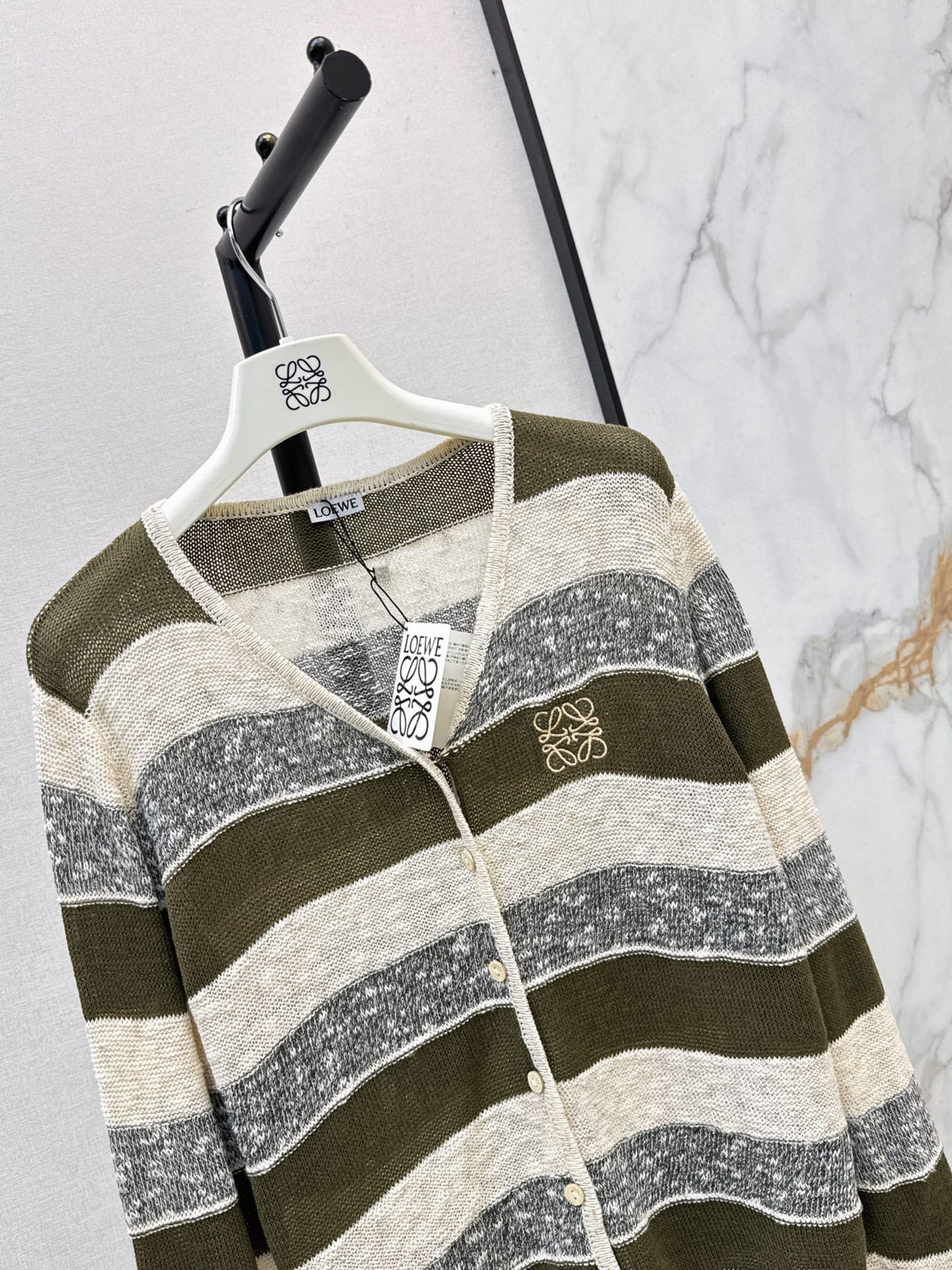 26FW New Loose-Fit Striped Long-Sleeve Knit Cardigan with Embroidered Logo 🤎
