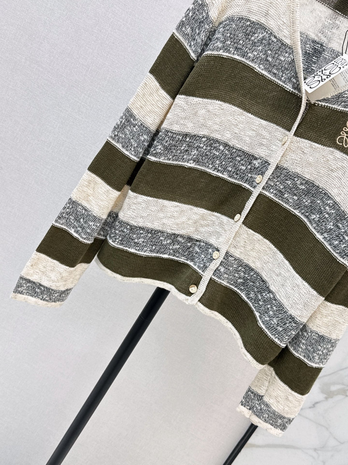 26FW New Loose-Fit Striped Long-Sleeve Knit Cardigan with Embroidered Logo 🤎