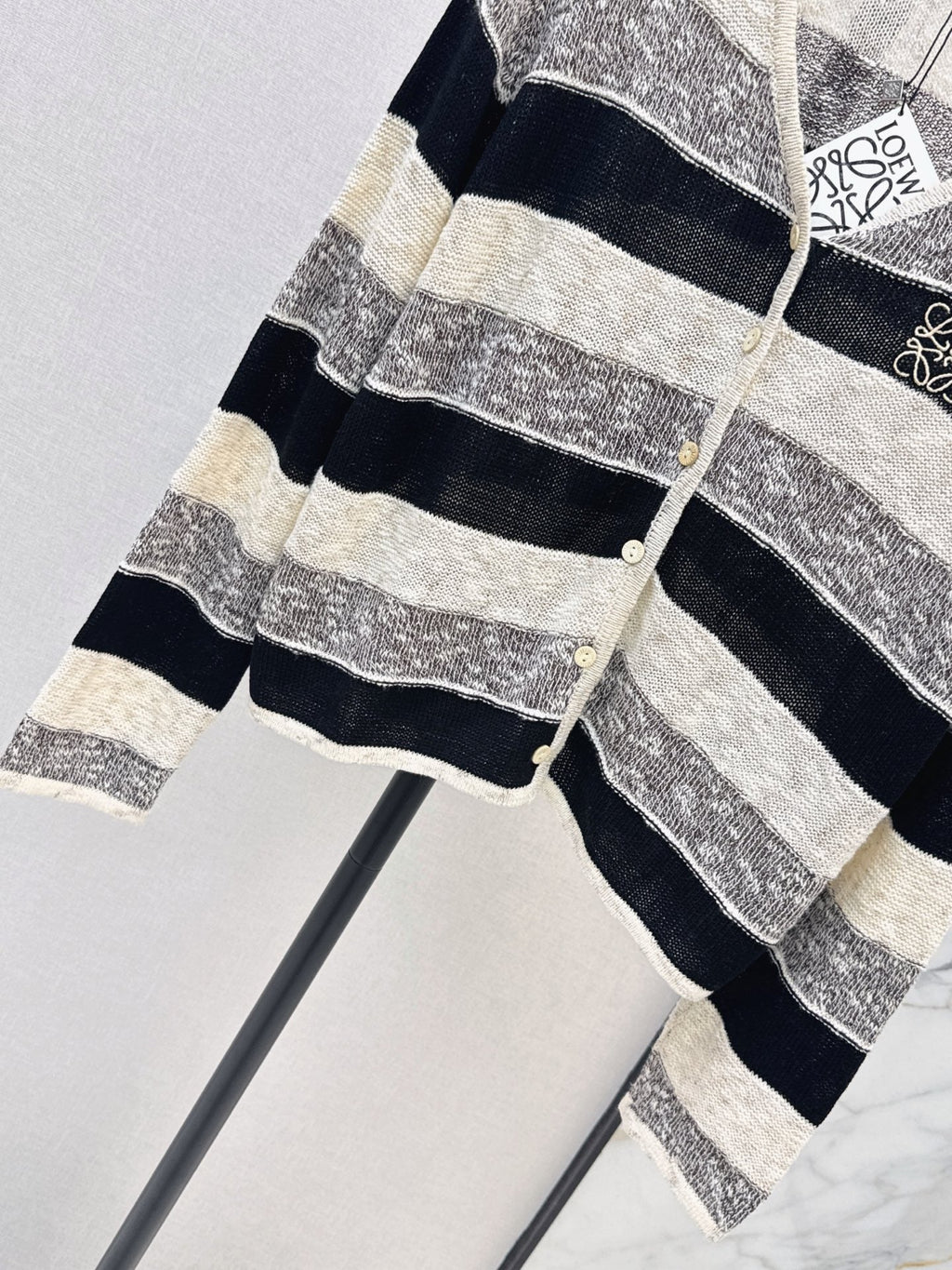 26FW New Loose-Fit Striped Long-Sleeve Knit Cardigan with Embroidered Logo 🤎