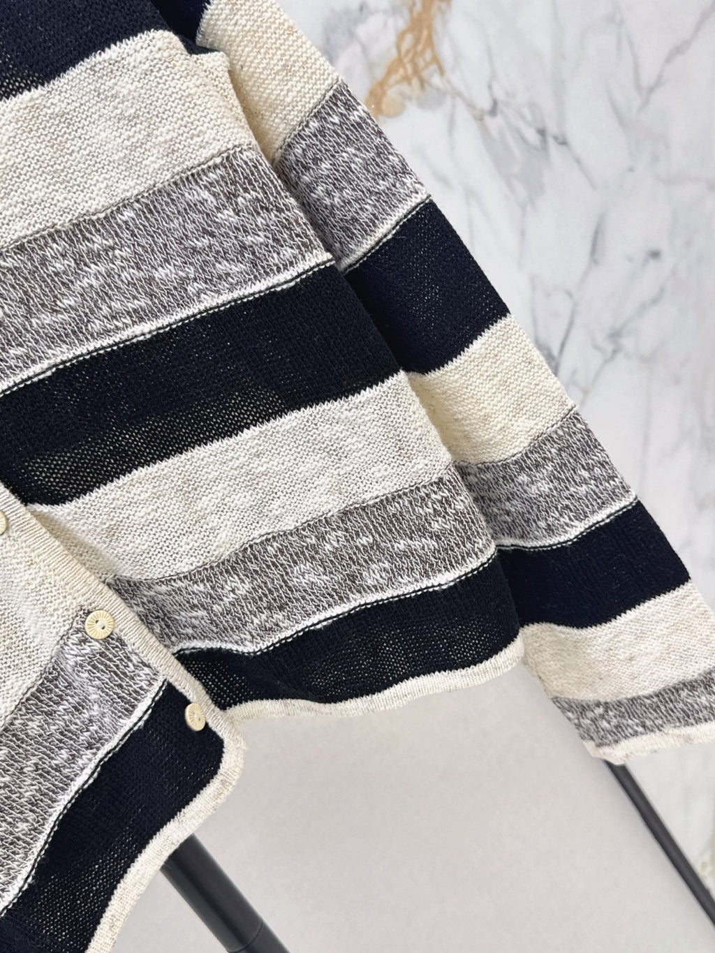 26FW New Loose-Fit Striped Long-Sleeve Knit Cardigan with Embroidered Logo 🤎