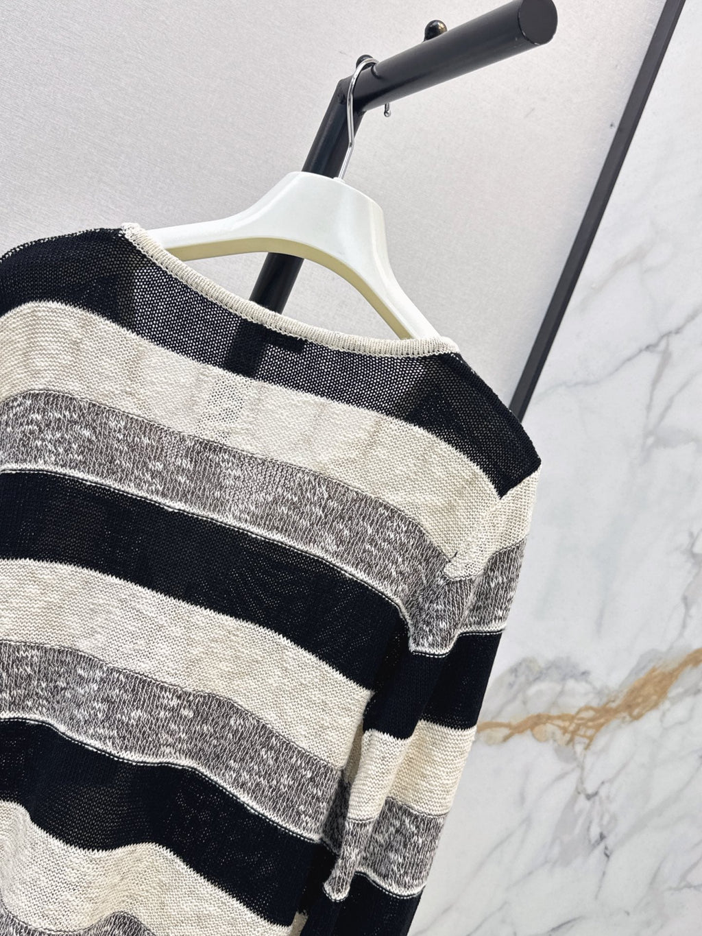 26FW New Loose-Fit Striped Long-Sleeve Knit Cardigan with Embroidered Logo 🤎