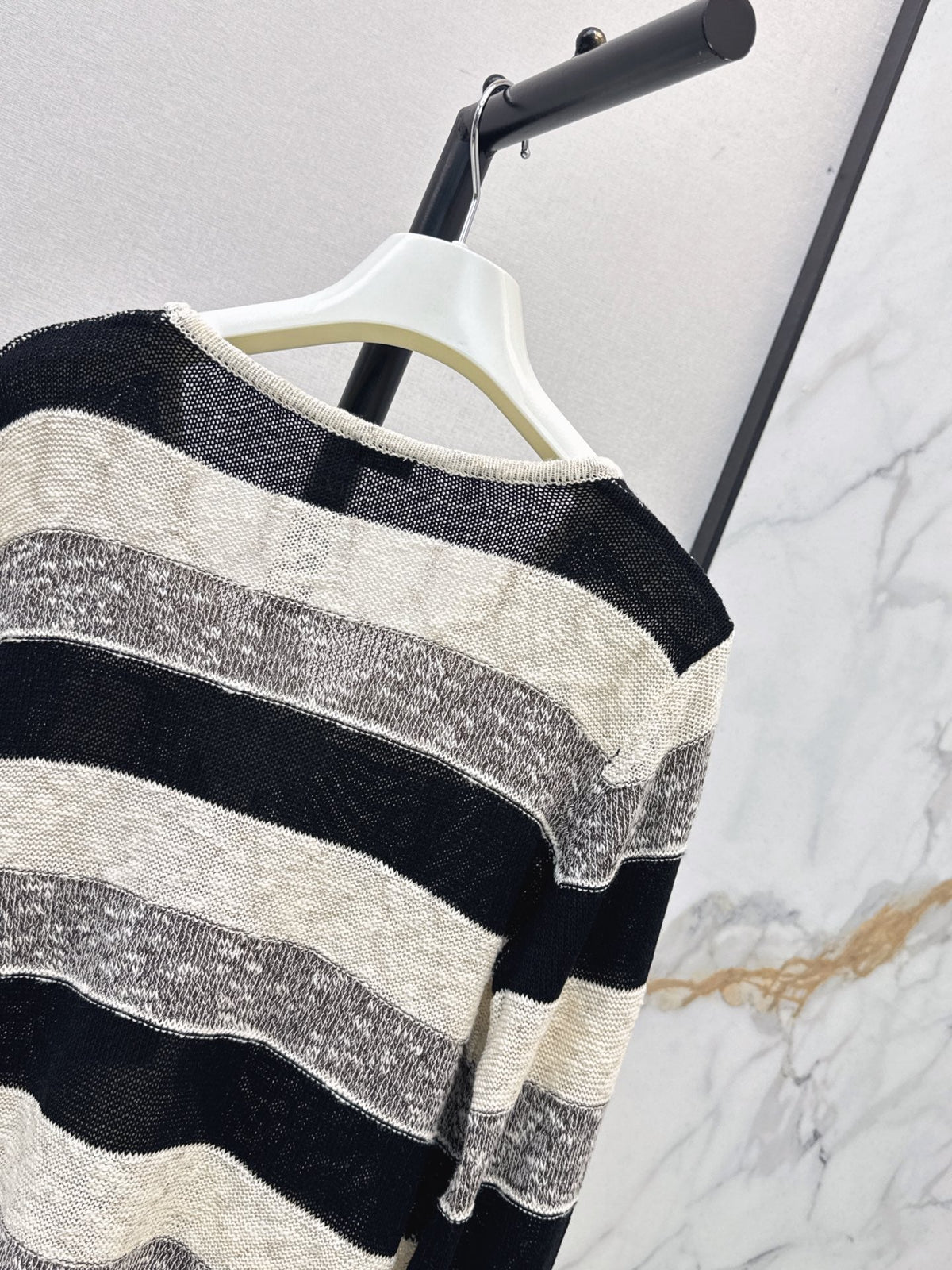 26FW New Loose-Fit Striped Long-Sleeve Knit Cardigan with Embroidered Logo 🤎