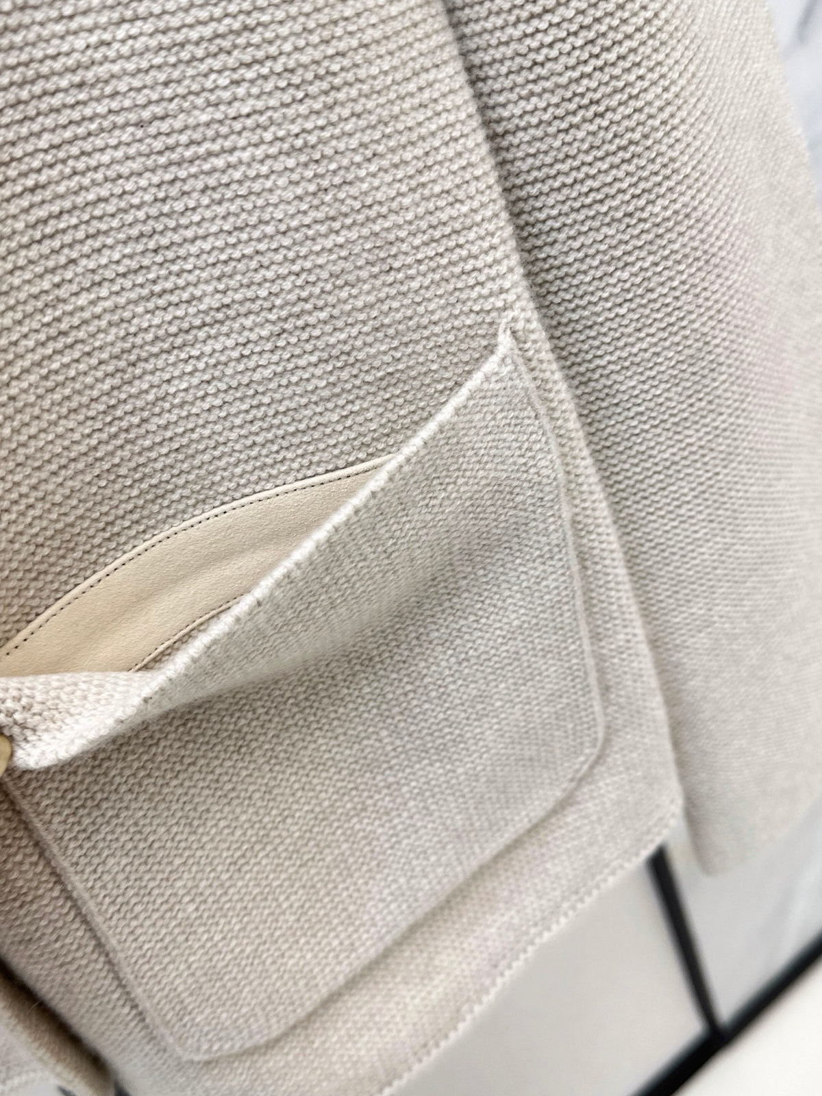 🔥Highest Quality🔥26FW New: Custom-design knit jacket featuring a blend of cashmere and suede 🤎